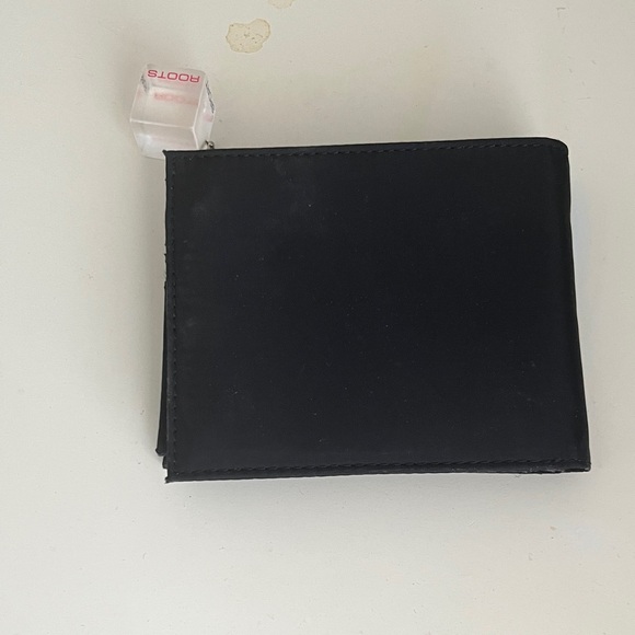 Black Nylon Roots Wallet - Picture 6 of 6